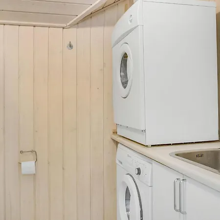 Awesome In Vaeggerlose With Kitchen Holiday home