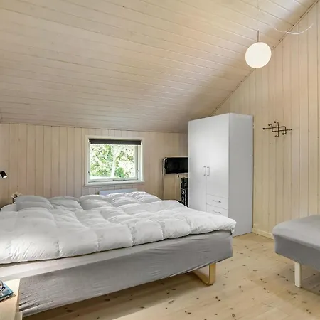 Awesome In Vaeggerlose With Kitchen Holiday home *
